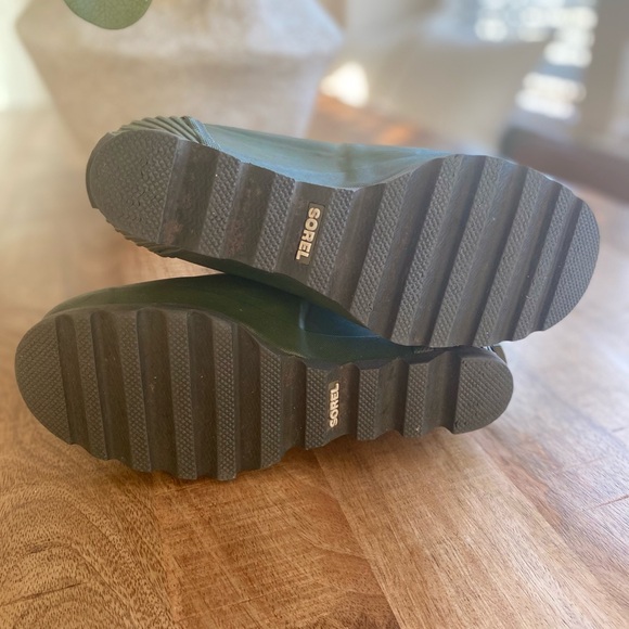 Sorel Joan Rain Chelsea Ankle Bootie Rubber Women's Olive Green Wedge Boots 8 - Picture 11 of 15